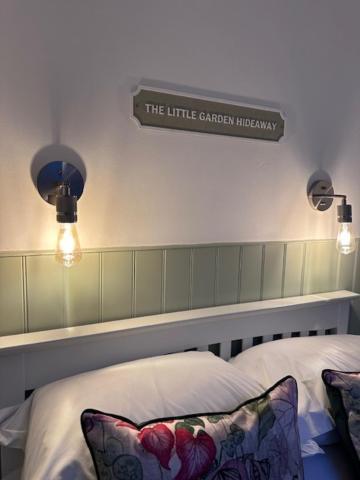 Bed and Breakfast The Little Garden Hideaway With Stunning Sea Views And Garden Голігед Екстер'єр фото