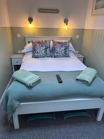 Bed and Breakfast The Little Garden Hideaway With Stunning Sea Views And Garden Голігед Екстер'єр фото